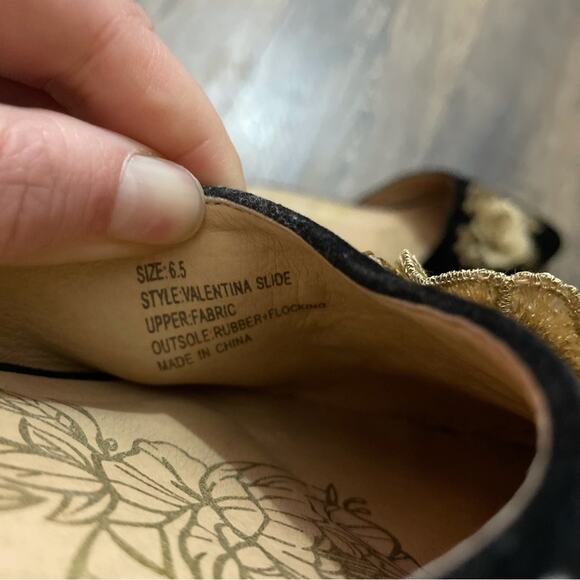 JOYFOLIE Black Velvet Valentina Flats w/ Gold Floral Details Size 6.5 - Picture 6 of 6